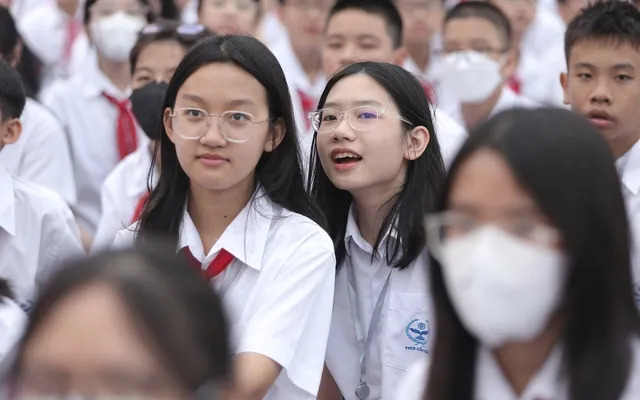 Các hoạt động ngoại khóa, câu lạc bộ, đội nhóm trong trường học là những cơ hội tuyệt vời giúp học sinh THCS phát triển kỹ năng giao tiếp