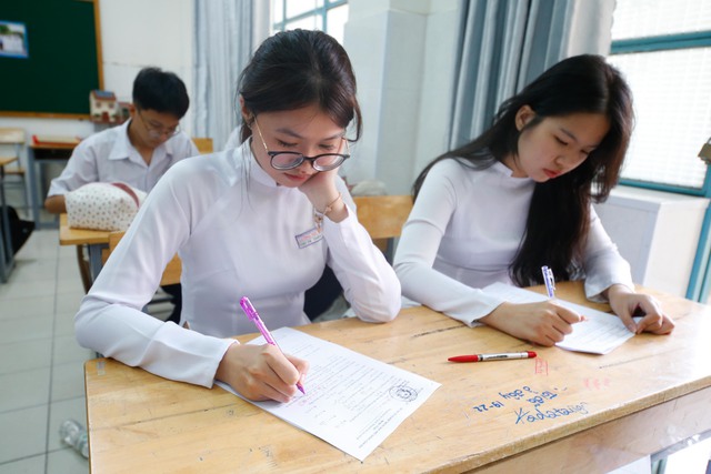 Lịch Thi Tốt Nghiệp THPT 2025 Mới Nhất: Những Điều Thí Sinh Phải Nắm Rõ Để Không Bị Lỡ Bước Lịch Thi Tốt Nghiệp THPT 2025 Mới Nhất: Những Điều Thí Sinh Phải Nắm Rõ Để Không Bị Lỡ Bước