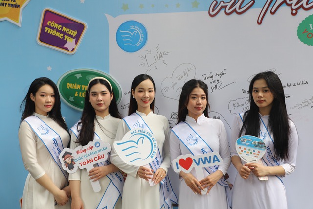 Dự báo điểm chuẩn Học viện Phụ nữ Việt Nam năm 2025: Giảm từ 1–3 điểm? Dự báo điểm chuẩn Học viện Phụ nữ Việt Nam năm 2025: Giảm từ 1–3 điểm?